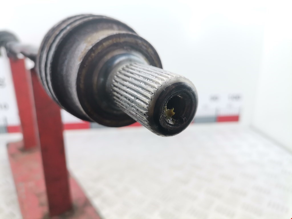 Полуось (привод, приводной вал) задняя правая VOLVO XC90 2002-2014