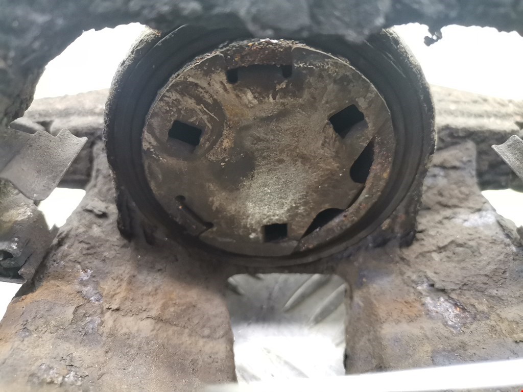 Суппорт передний правый OPEL Corsa D 2006-2014