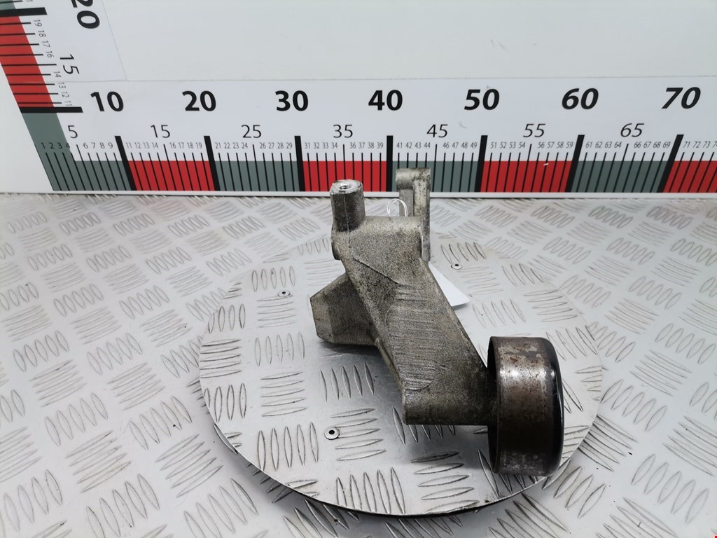 Кронштейн генератора HYUNDAI Grand Starex 2007-н.в.