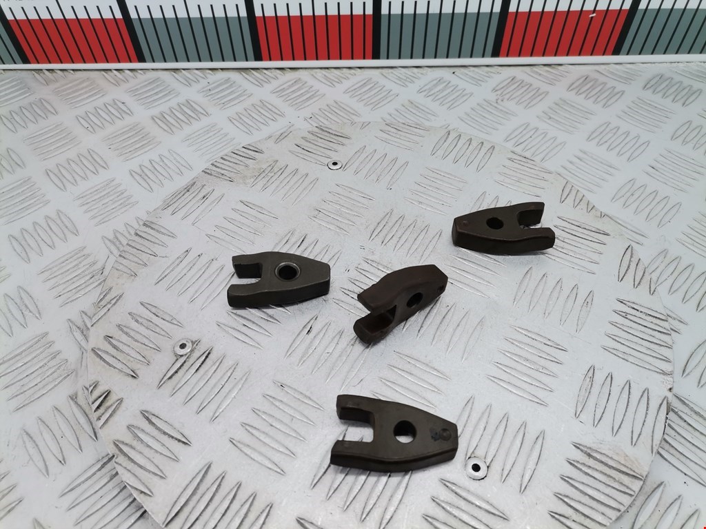 Кронштейн форсунки HYUNDAI Grand Starex 2007-н.в.