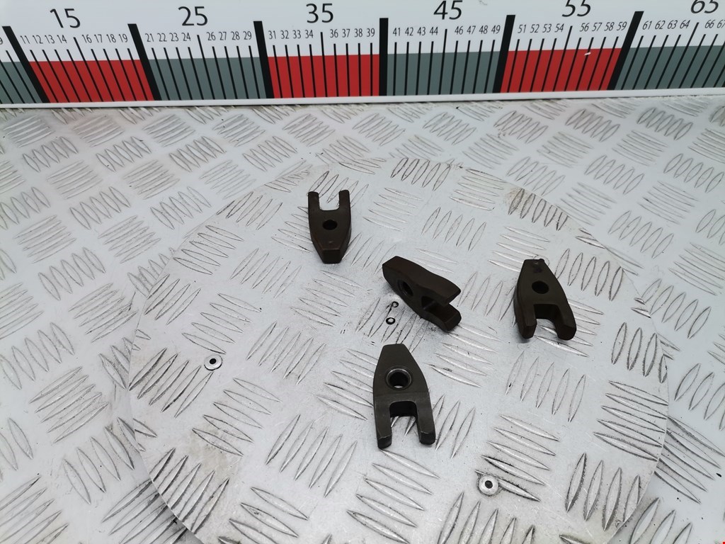 Кронштейн форсунки HYUNDAI Grand Starex 2007-н.в.