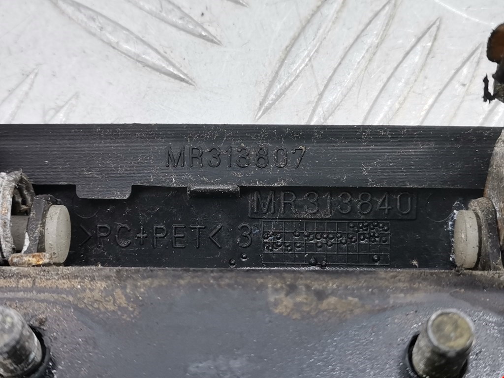 Ручка двери задней наружная правая MITSUBISHI Pajero Sport 1998-2008