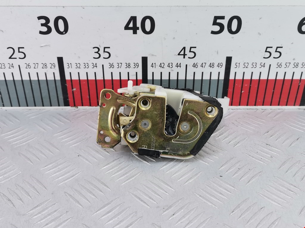 Замок двери задней правой MITSUBISHI Pajero Sport 1998-2008