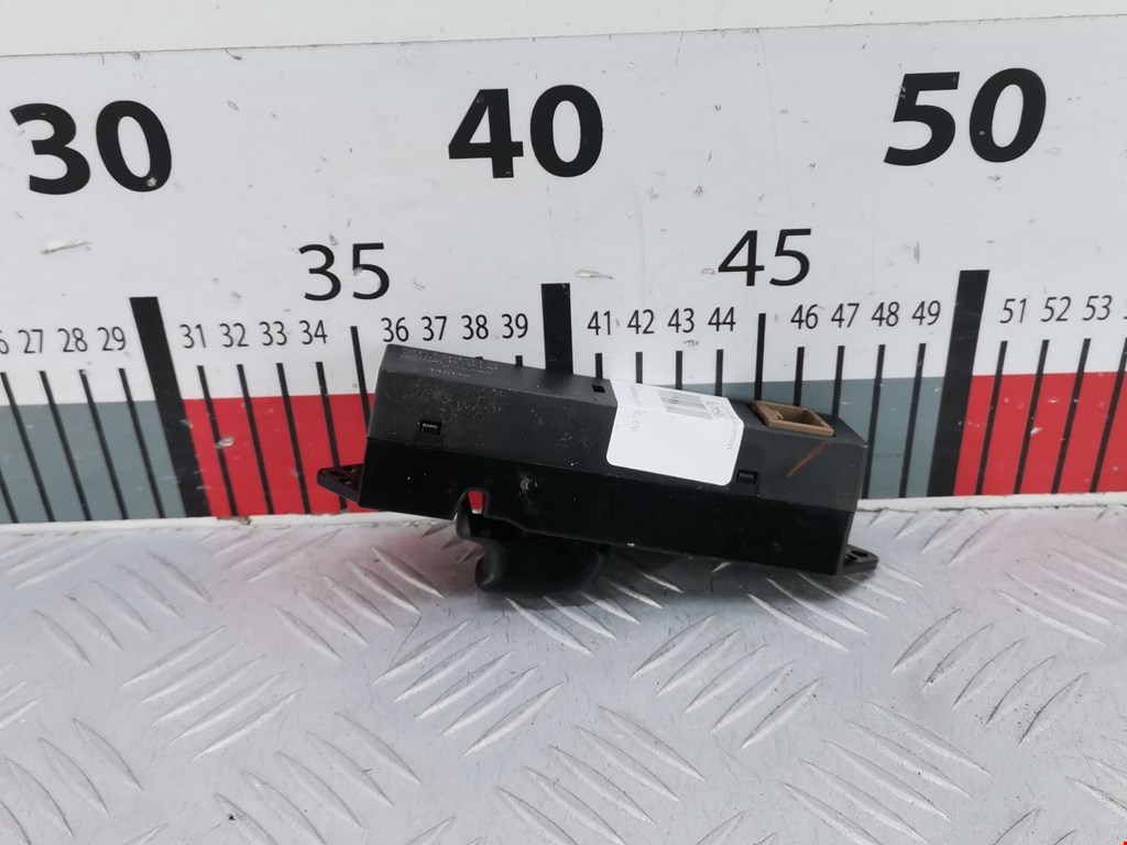 Кнопка стеклоподъемника MITSUBISHI Pajero Sport 1998-2008