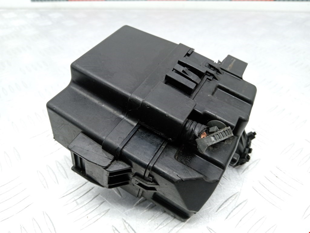 Блок реле KIA Cee'd II 2012-2018