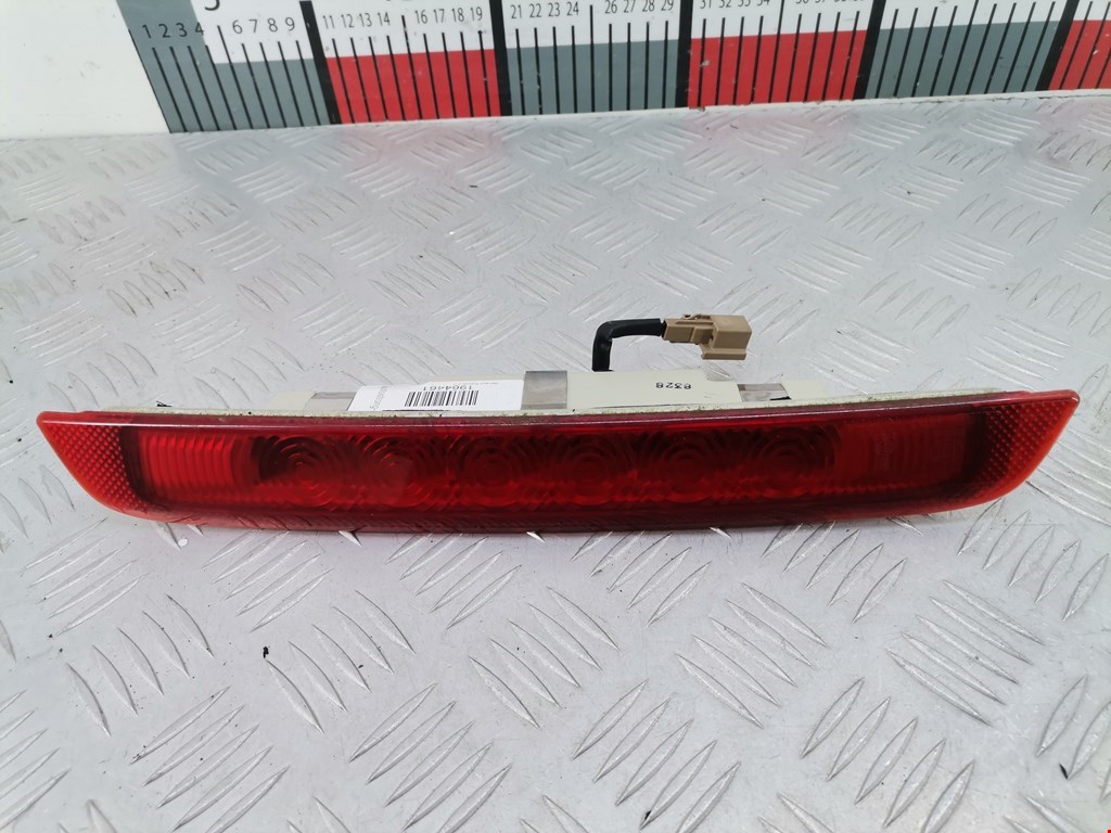Фонарь дополнительный тормозной (стоп-сигнал) Renault Koleos (2008-2016)
