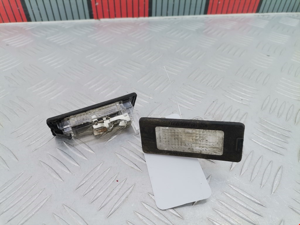 Фонарь подсветки номера VOLKSWAGEN Touran 2003-2010