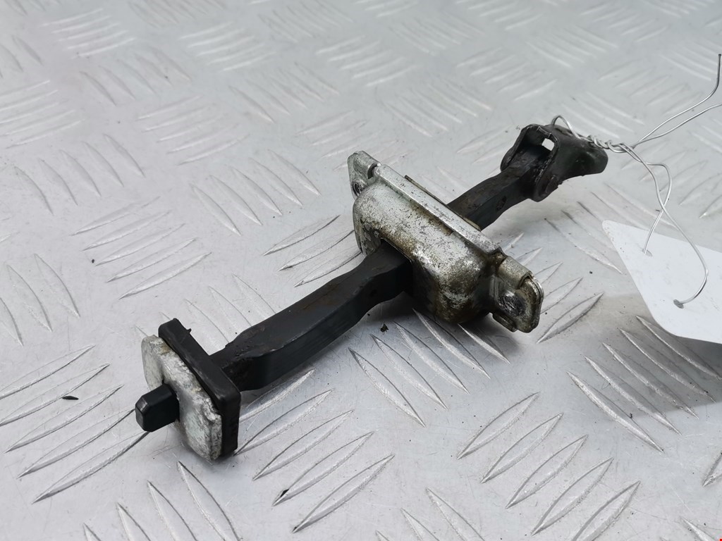 Ограничитель открывания двери KIA Carens 2006-2012