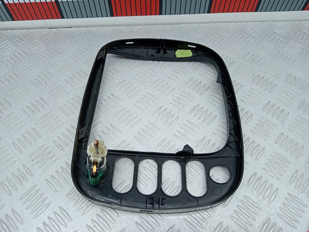 Рамка магнитолы VOLKSWAGEN Sharan 1995-2010