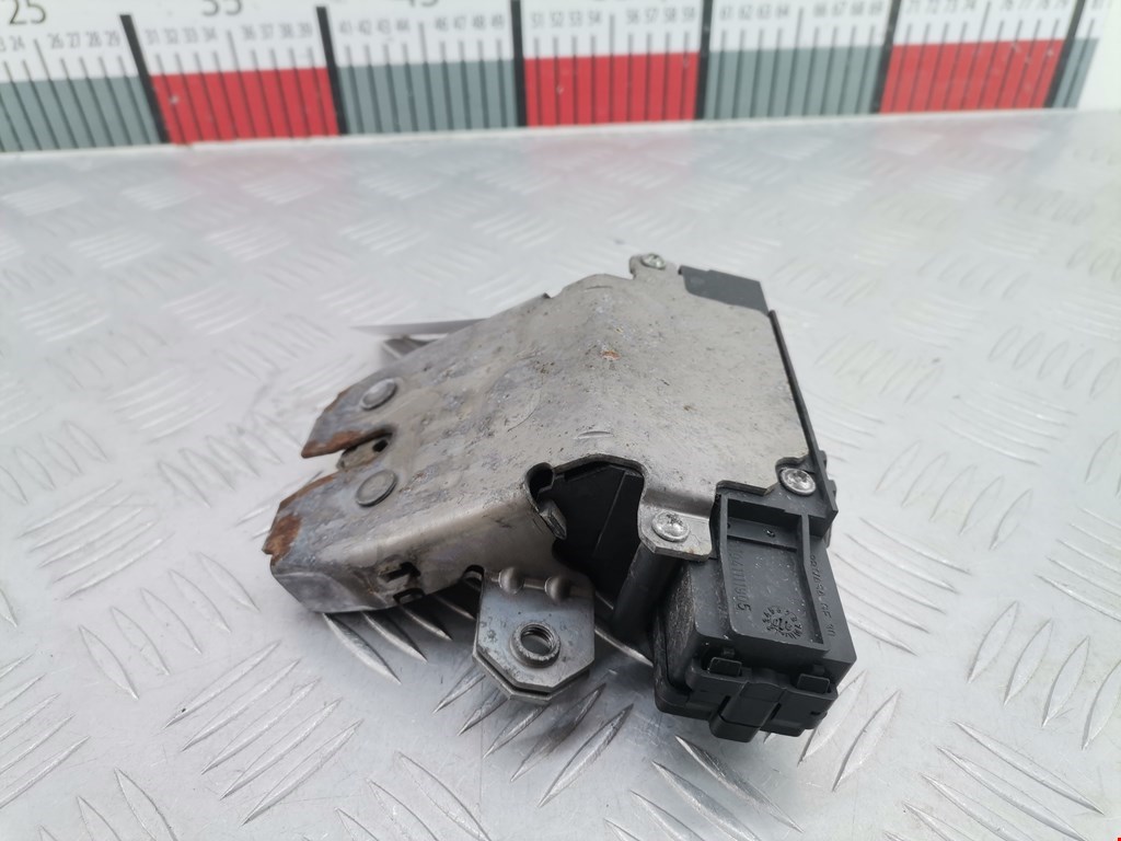 Замок багажника (крышки двери) LAND ROVER Range Rover Sport 2005-2013