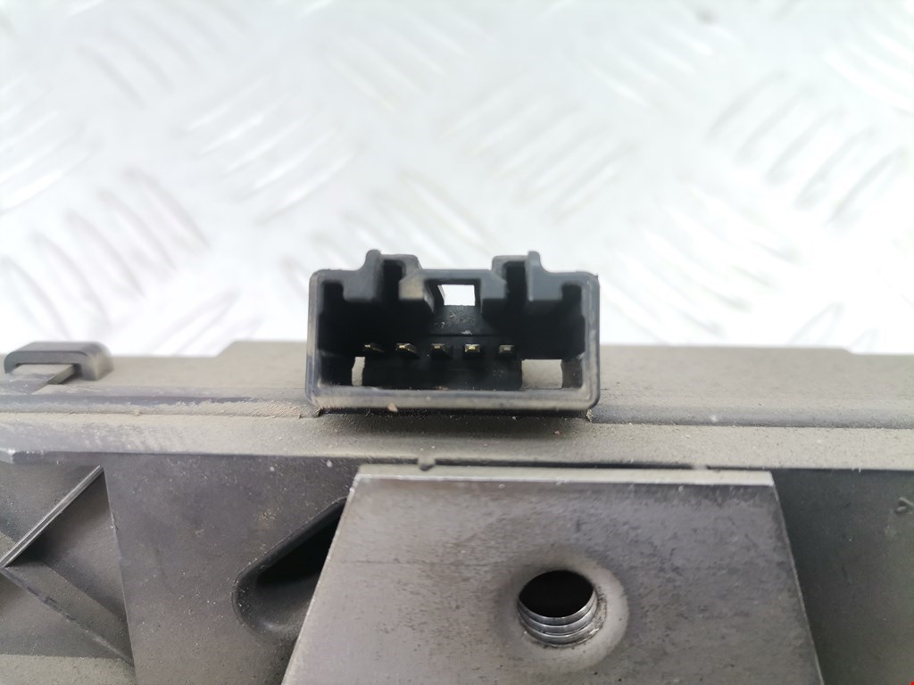 Замок багажника (крышки двери) LAND ROVER Range Rover Sport 2005-2013