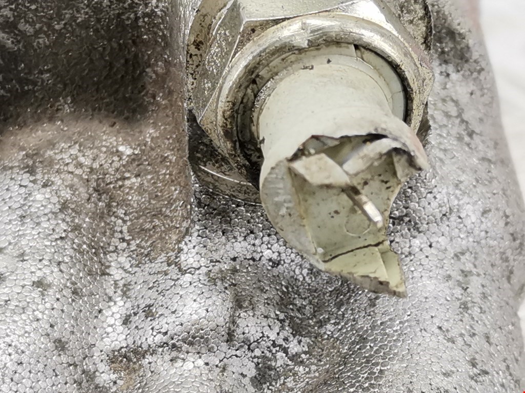 Корпус масляного фильтра PEUGEOT Partner 1996-2009