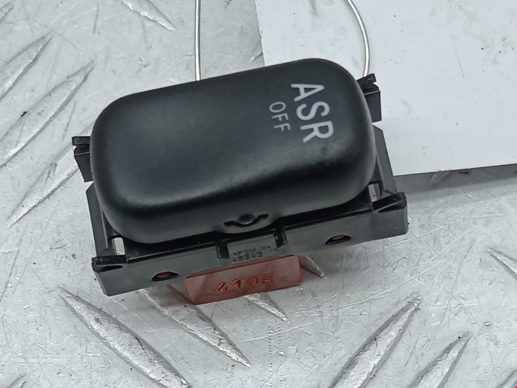 Кнопка антипробуксовочной системы MERCEDES-BENZ C-Class C-klasse W202 1993-2000