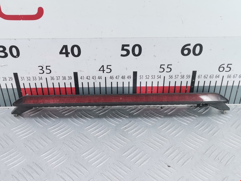 Фонарь дополнительный тормозной (стоп-сигнал) Volkswagen Passat 5 GP (2000-2005)
