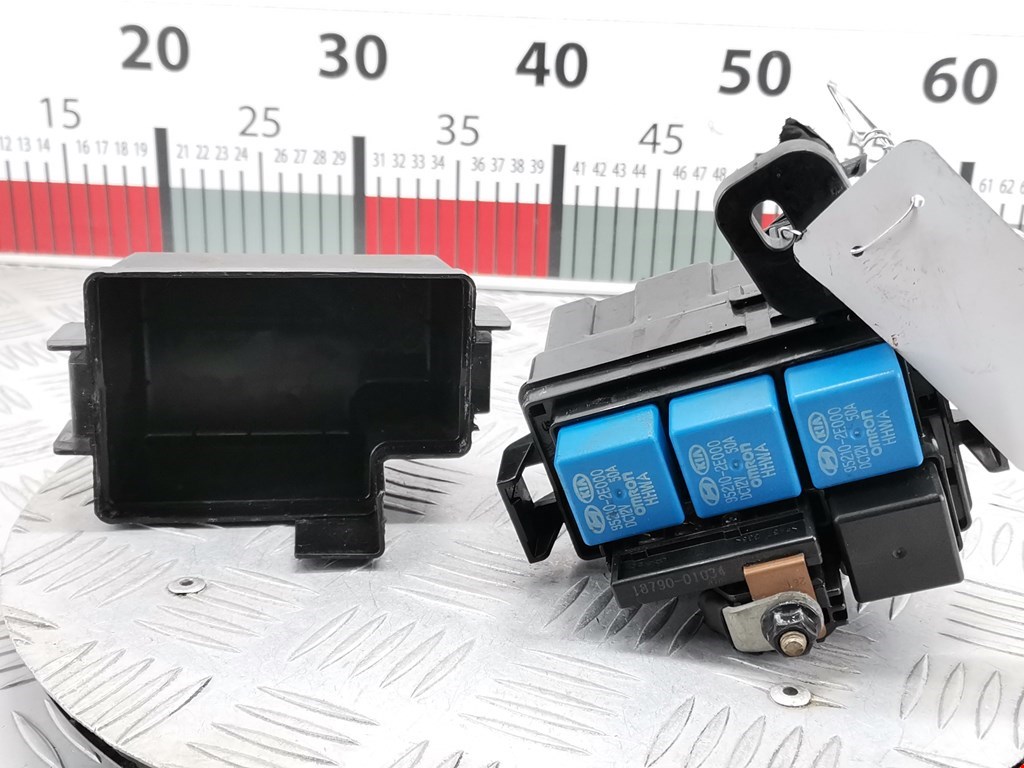 Блок реле HYUNDAI i40 2011-2019