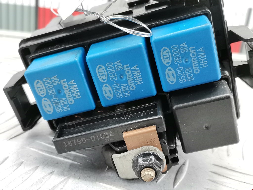 Блок реле HYUNDAI i40 2011-2019