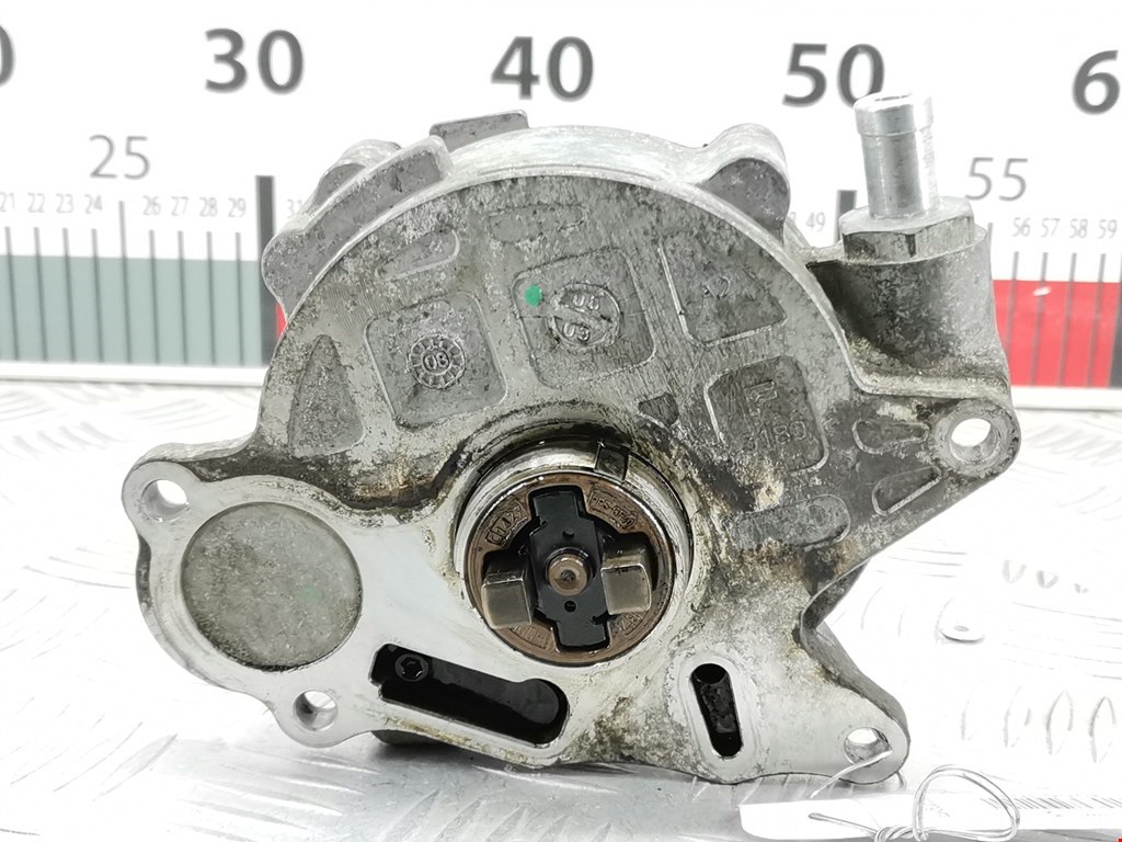 Насос вакуумный Volkswagen Passat 6 (2005-2010)