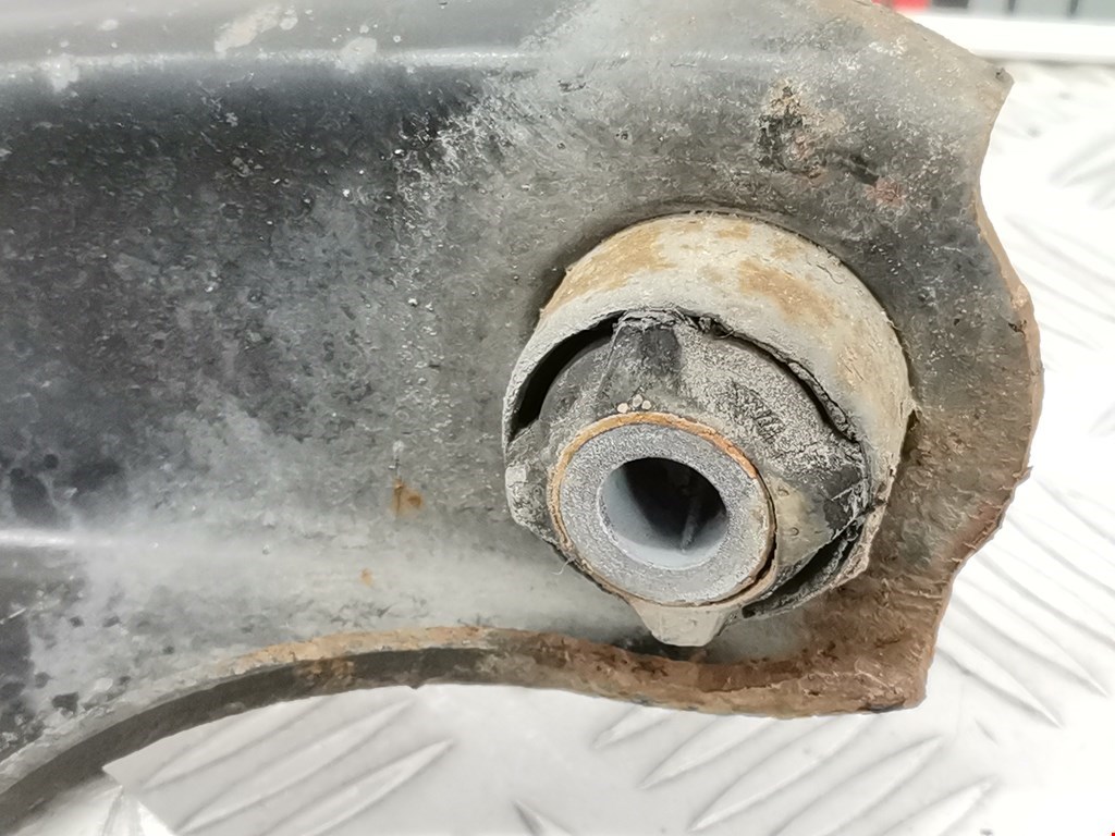 Рычаг передний левый DACIA Sandero 2008-2012