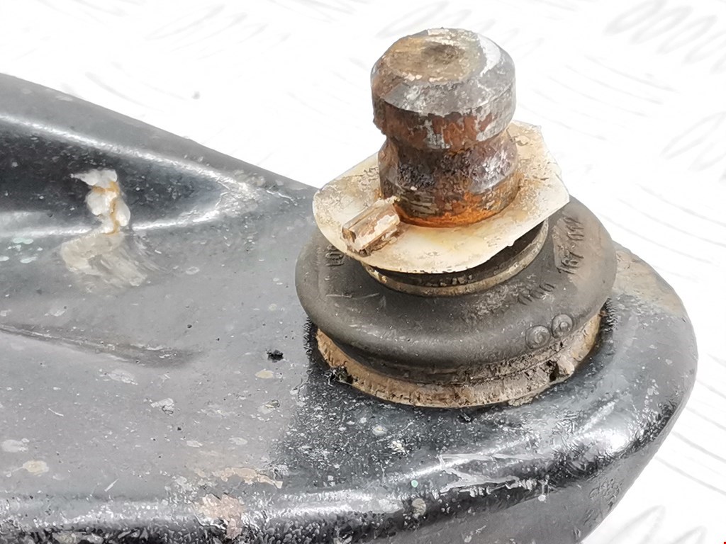 Рычаг передний правый RENAULT Sandero 2009-2014