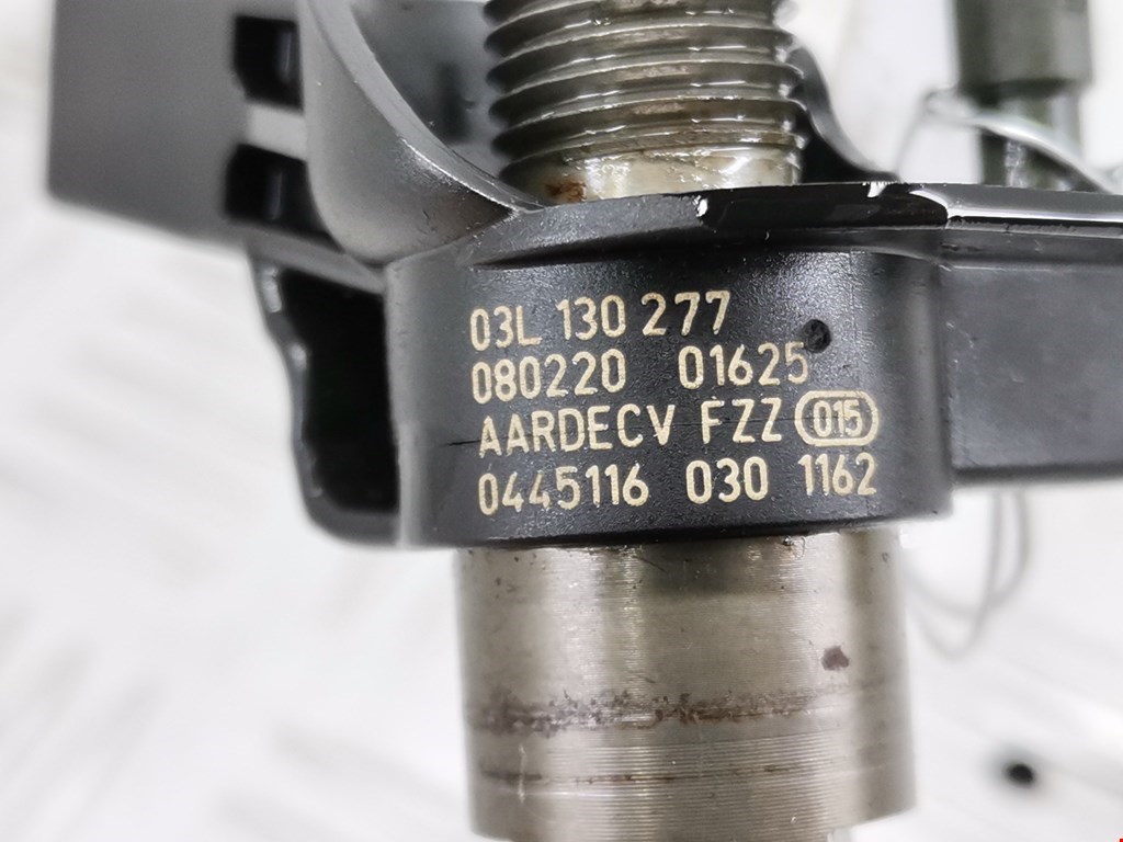 Форсунка дизельная электрическая VOLKSWAGEN Passat B6 2005-2011