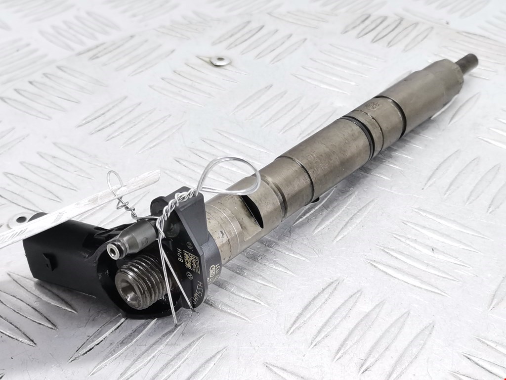 Форсунка дизельная электрическая VOLKSWAGEN Passat B6 2005-2011