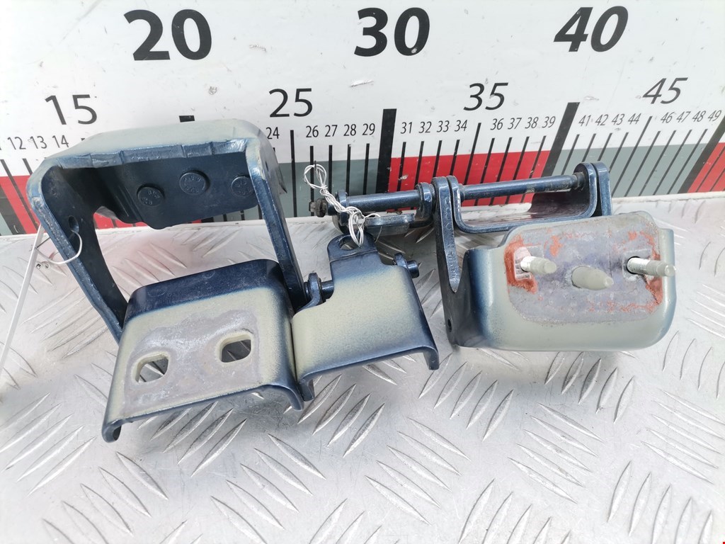 Петля крышки (двери) багажника Citroen C4 Picasso 1 (2006-2013)