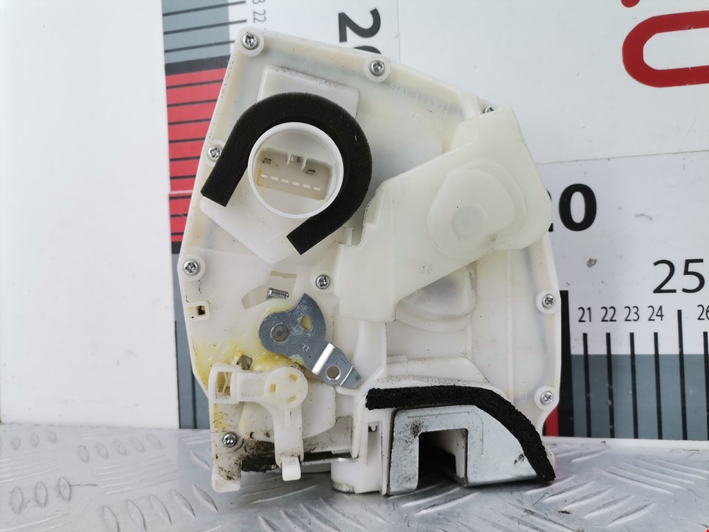 Замок двери задней правой SUZUKI Swift 2004-2010