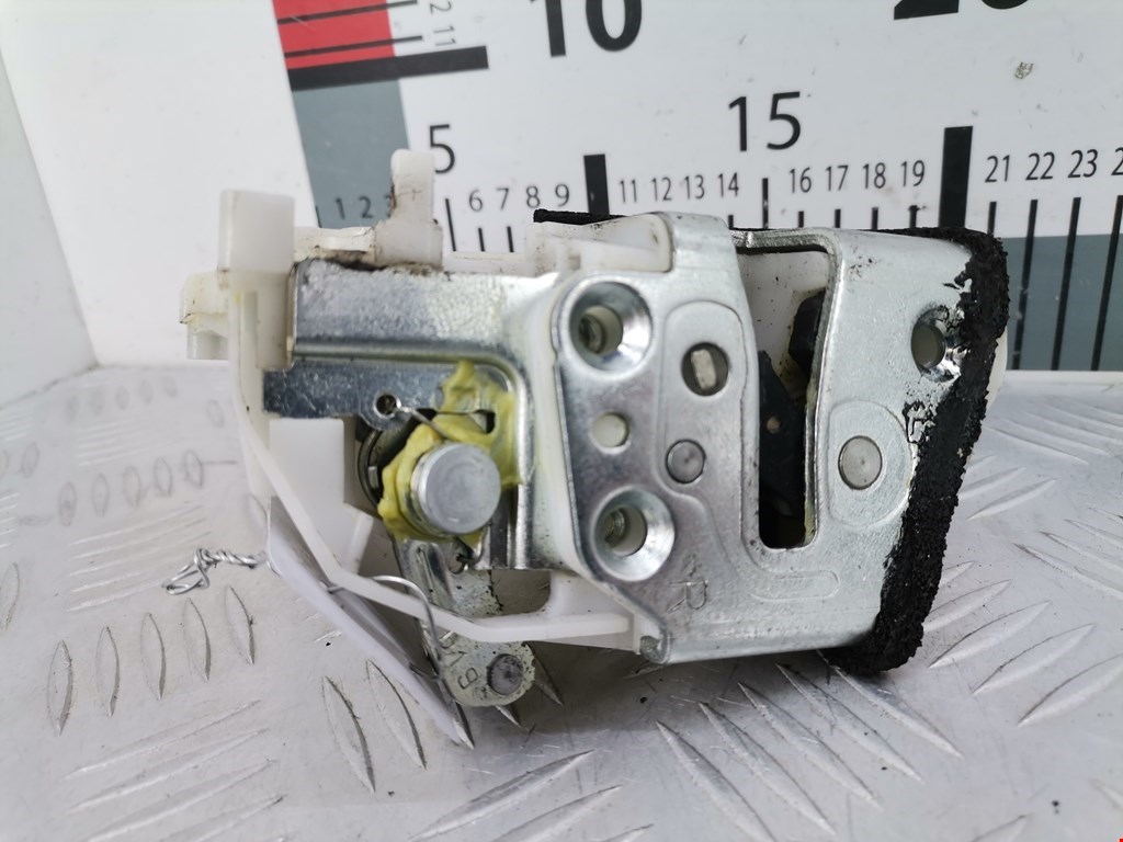 Замок двери задней правой SUZUKI Swift 2004-2010