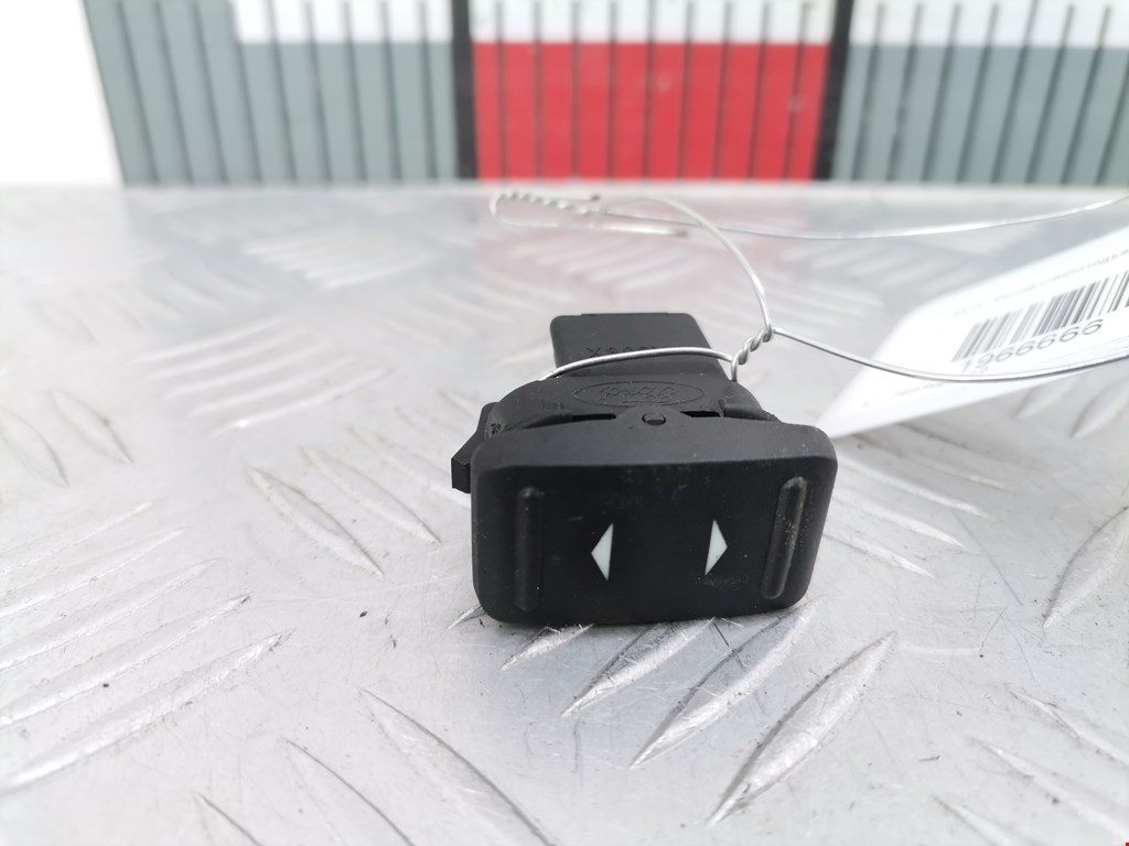 Кнопка стеклоподъемника FORD Kuga 2008-2012