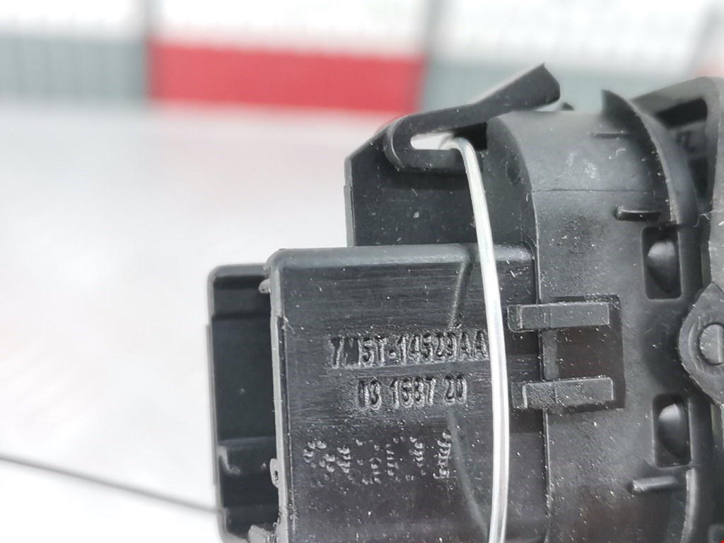 Кнопка стеклоподъемника FORD Kuga 2008-2012