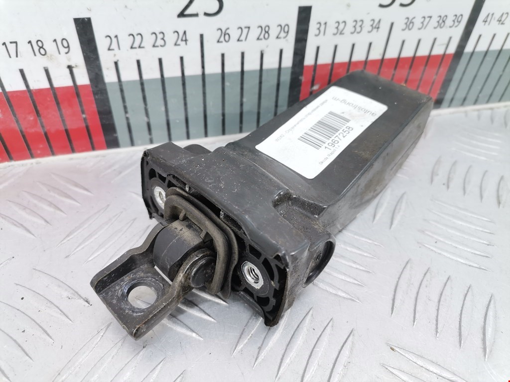 Ограничитель открывания двери SKODA Rapid 2012-2020