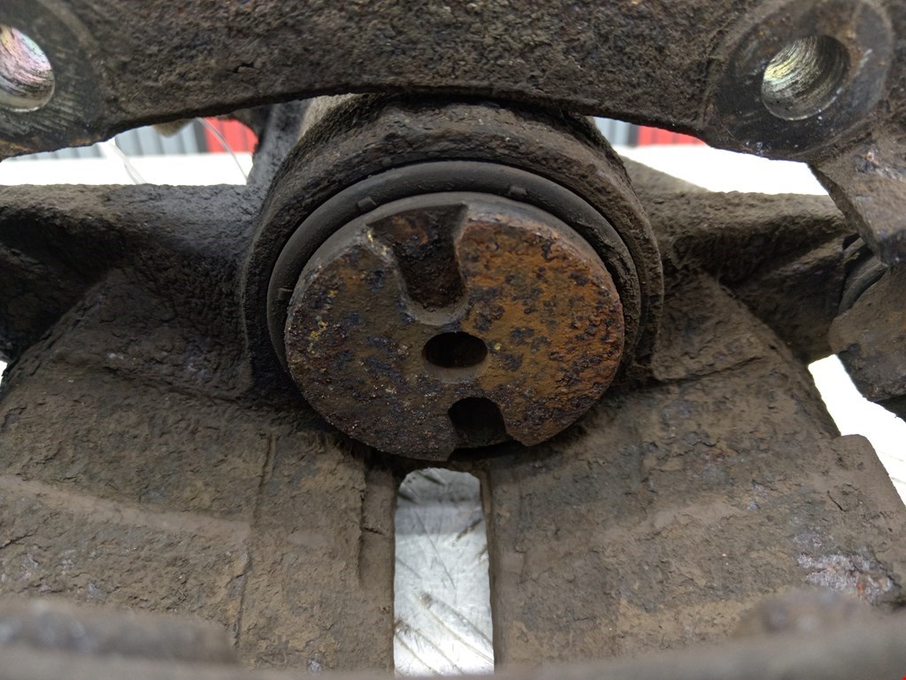 Суппорт передний левый CITROEN C5 I 2001-2008