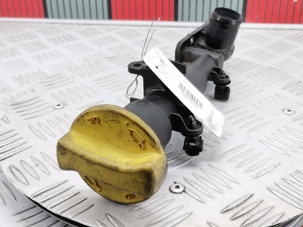 Горловина маслозаливная (залива масла) FIAT Grande Punto 2005-2009