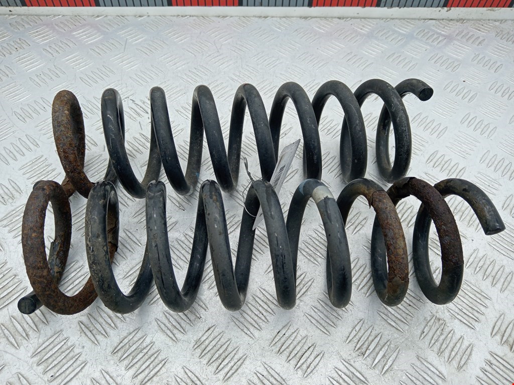 Пружина задняя левая/правая MERCEDES-BENZ C-Class C-klasse W202 1993-2000