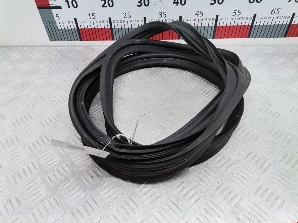 Уплотнитель (наружный) KIA Magentis 2000-2006