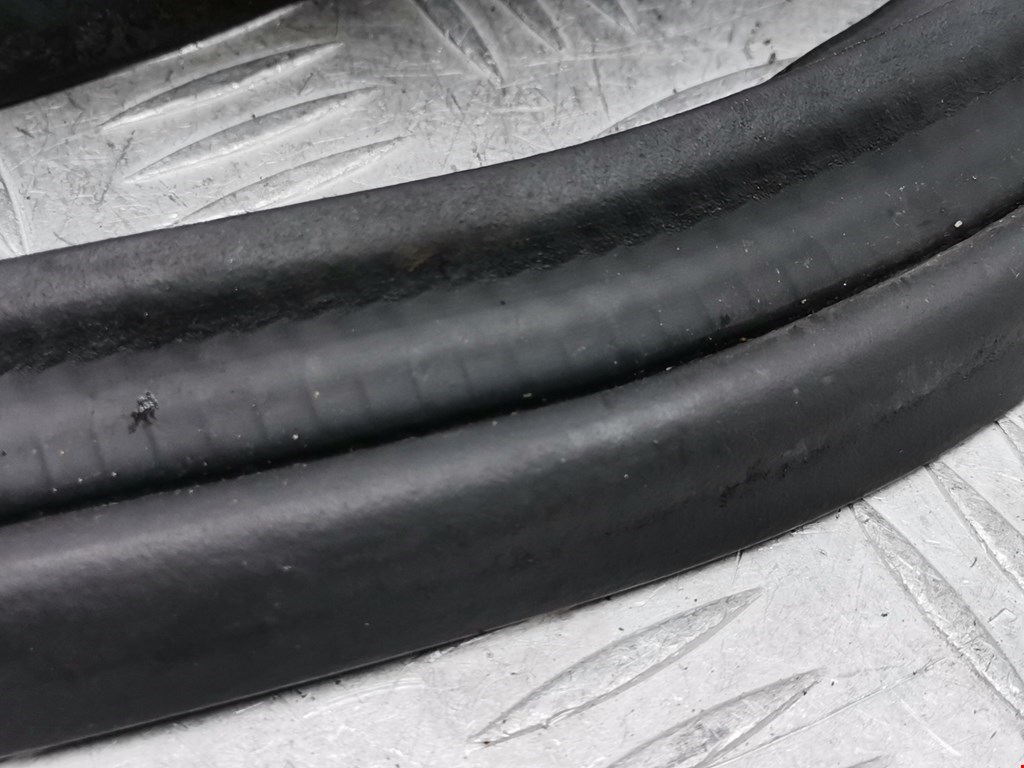 Уплотнитель (наружный) KIA Magentis 2000-2006