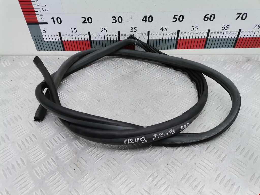 Уплотнитель двери KIA Magentis 2000-2006