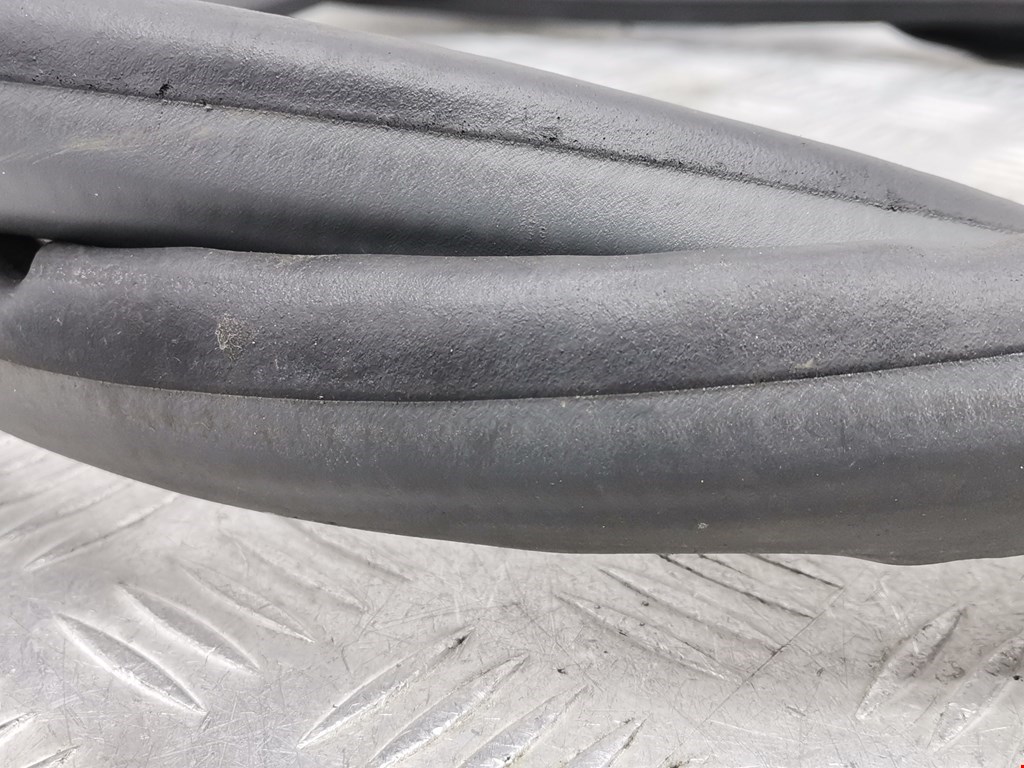 Уплотнитель двери KIA Magentis 2000-2006