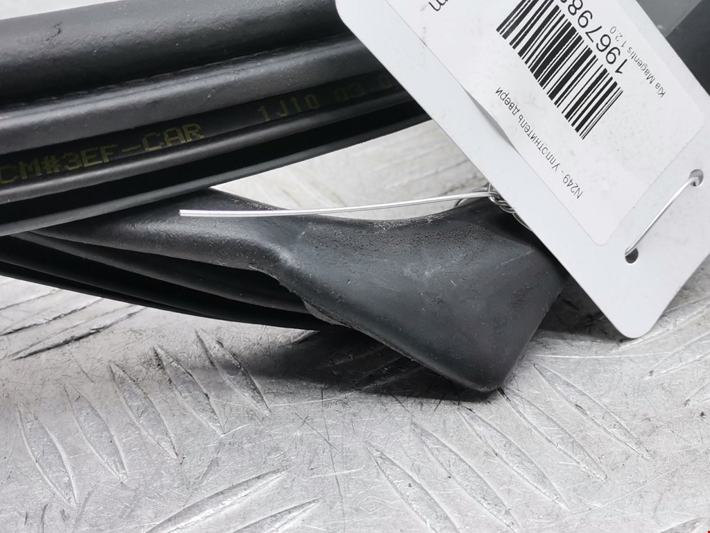 Уплотнитель двери KIA Magentis 2000-2006