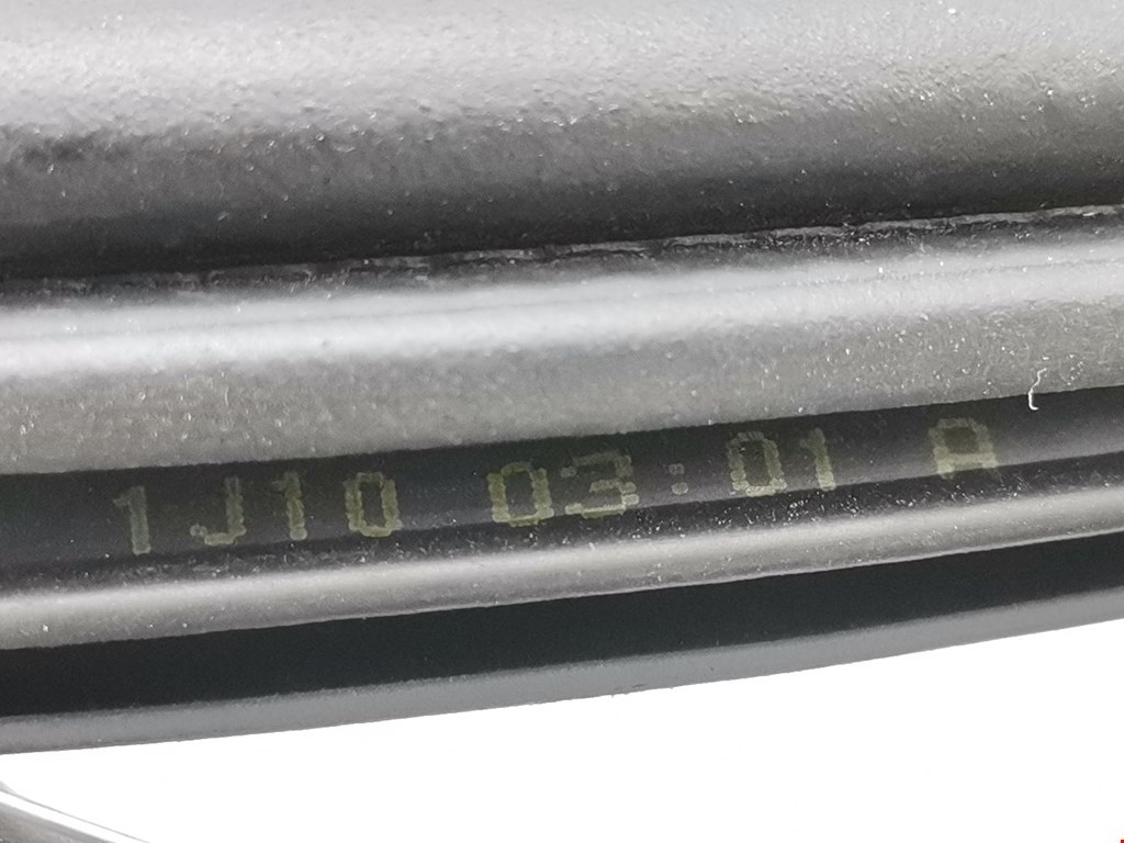 Уплотнитель двери KIA Magentis 2000-2006