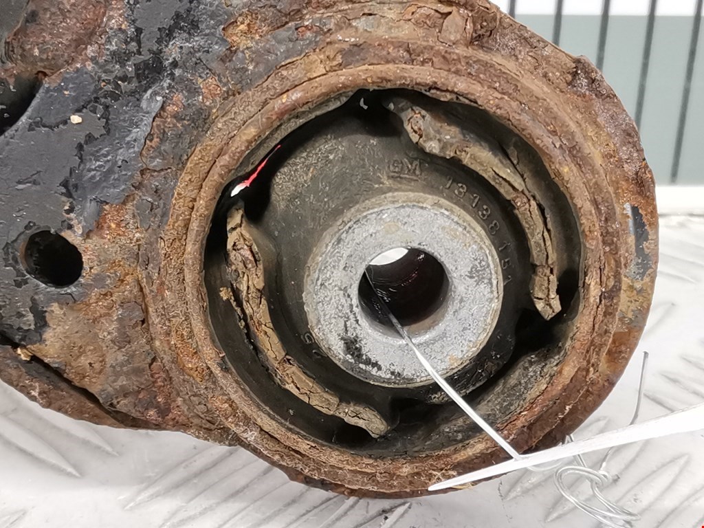 Рычаг передний правый OPEL Corsa C 2000-2006