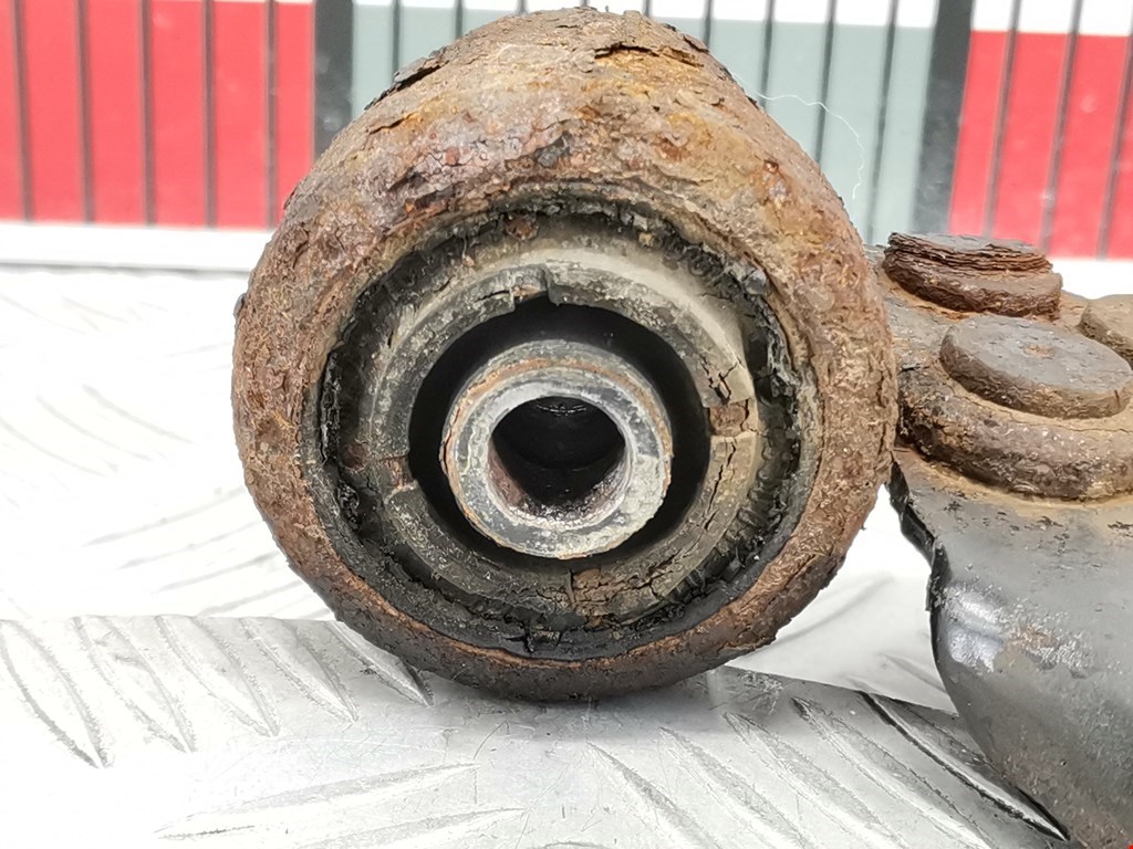 Рычаг передний правый OPEL Corsa C 2000-2006