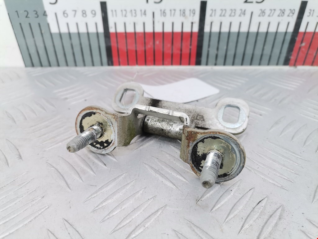 Петля крышки (двери) багажника Jeep Patriot (MK) (2006-2016)