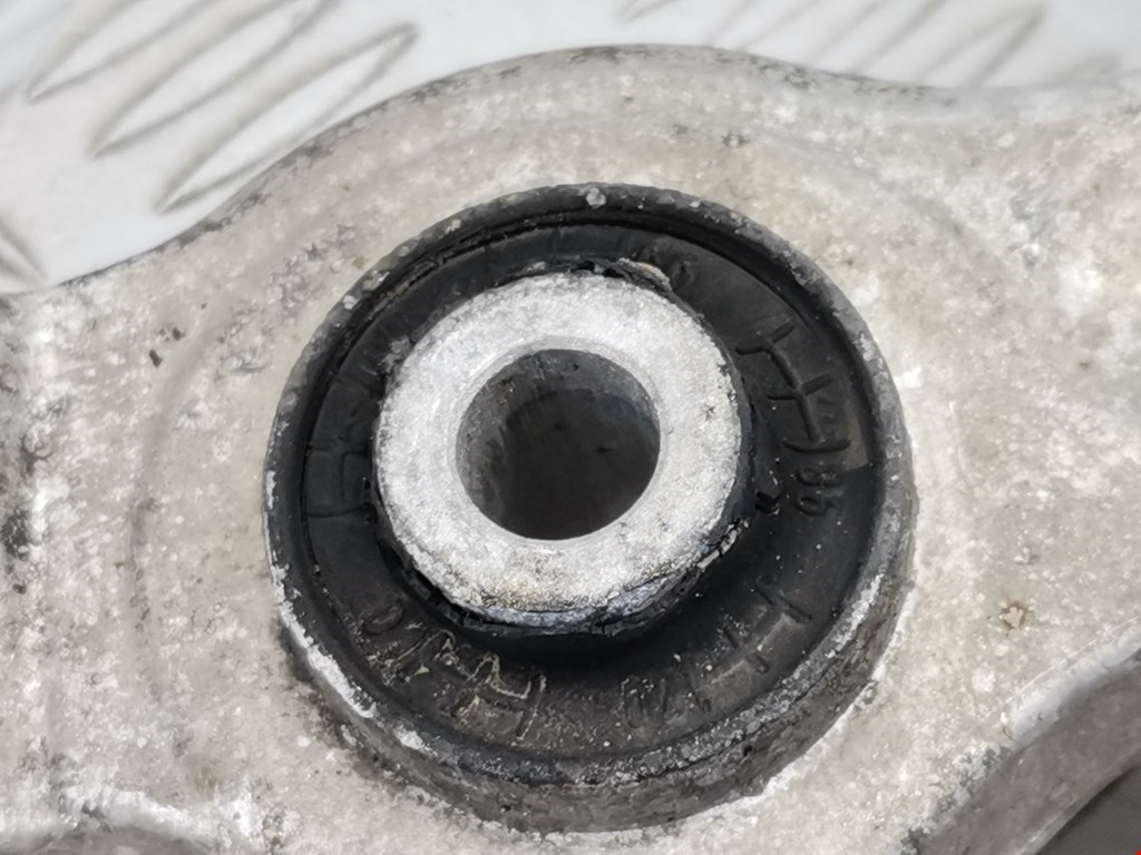 Рычаг передний правый VOLKSWAGEN Passat B5 1997-2005