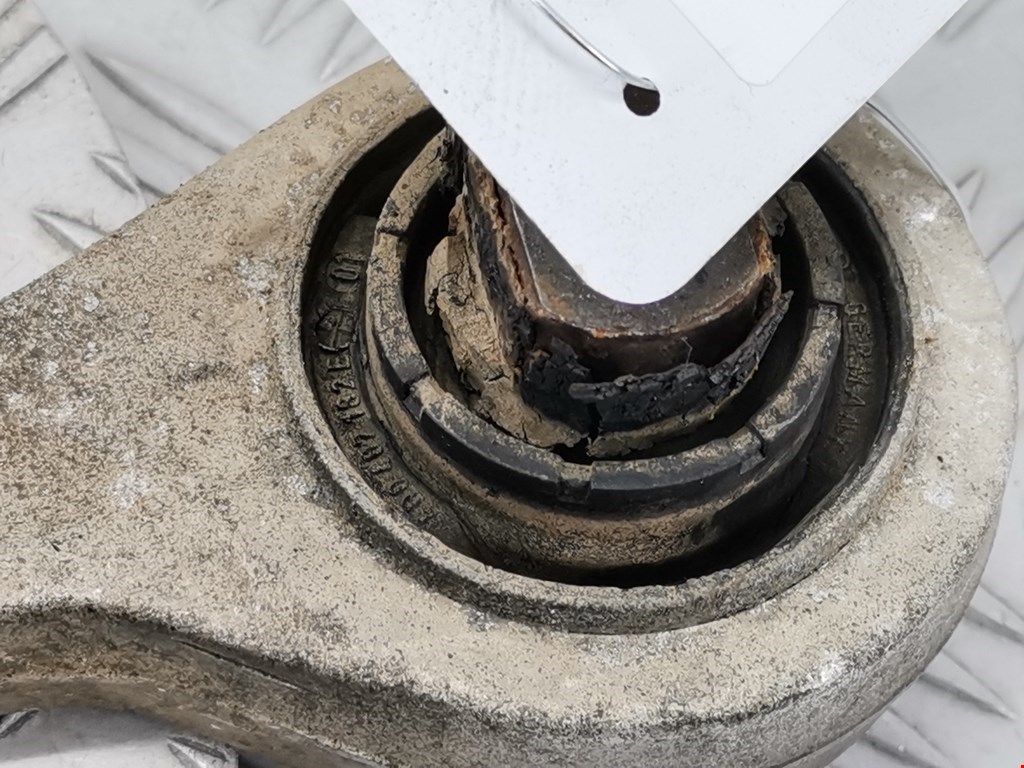 Рычаг передний правый VOLKSWAGEN Passat B5 1997-2005