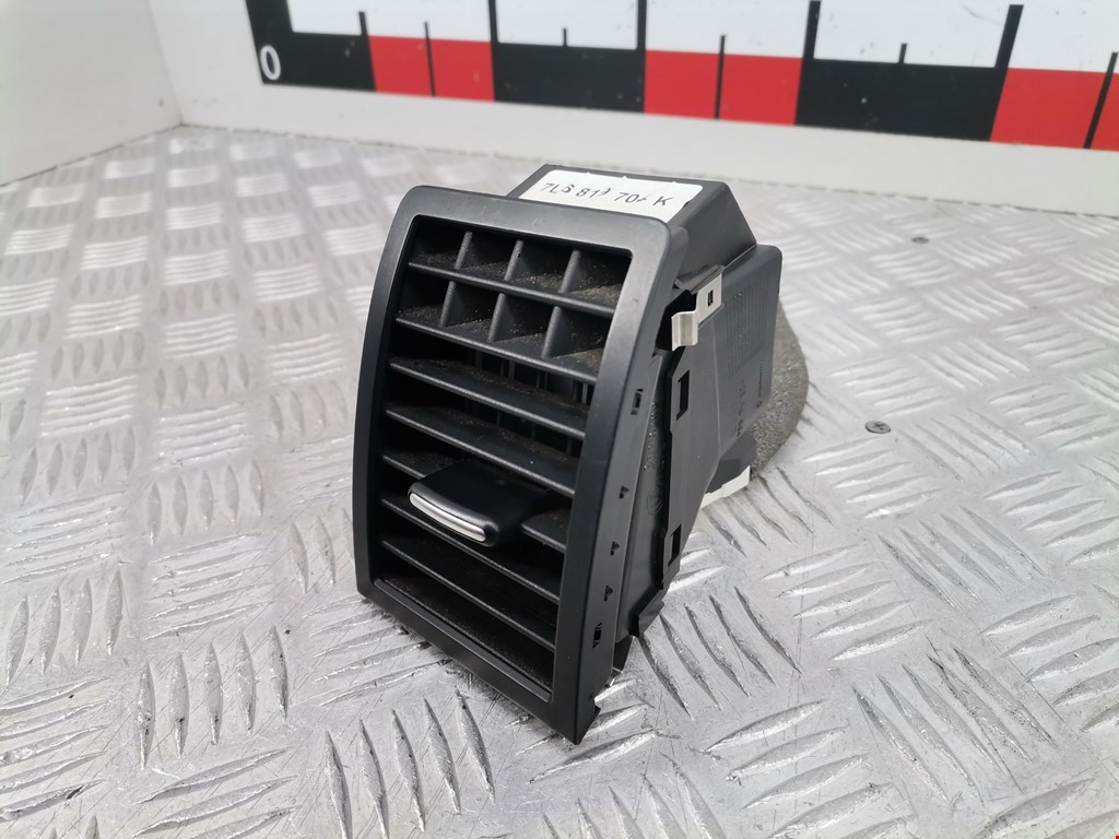 Дефлектор воздушный VOLKSWAGEN Touareg 2002-2010