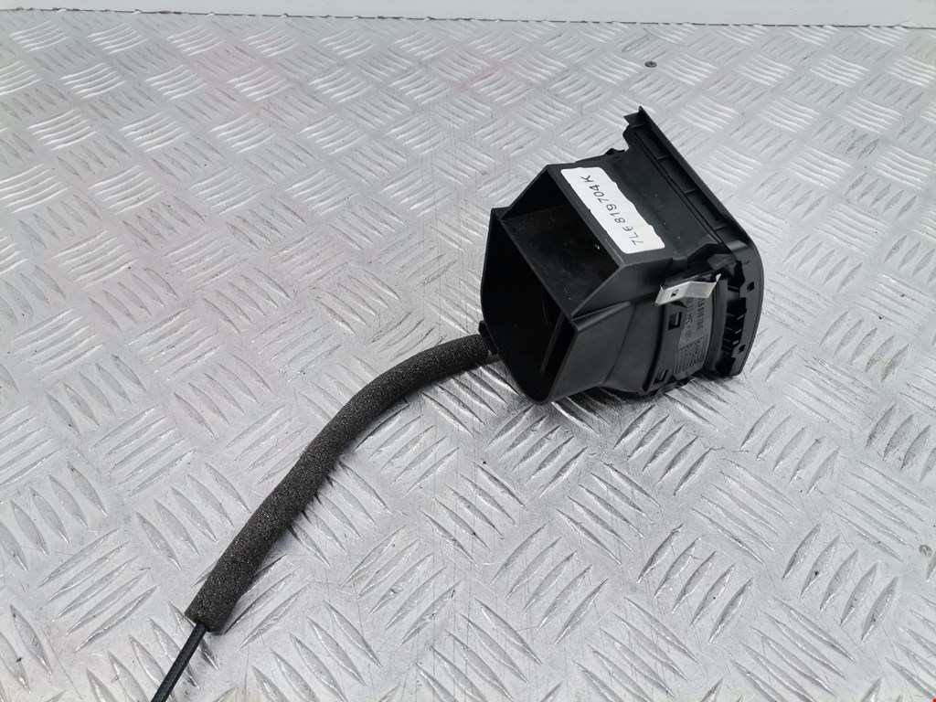 Дефлектор воздушный VOLKSWAGEN Touareg 2002-2010