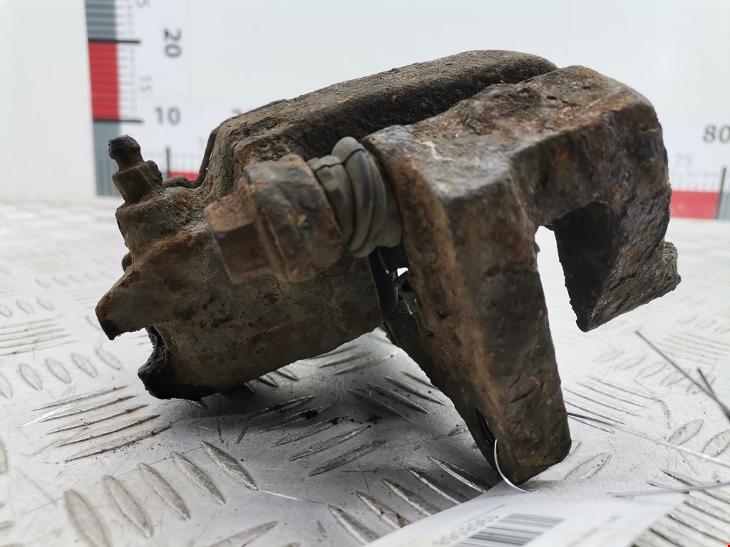 Суппорт задний левый MITSUBISHI Pajero IV 2006-2022