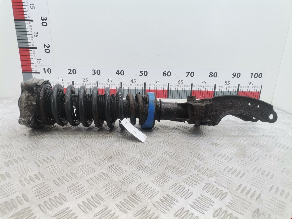 Стойка амортизатора переднего правого Volkswagen Touareg 1 (2002-2010)