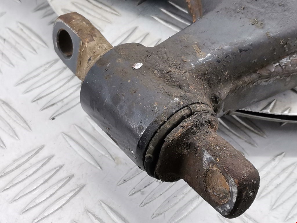 Рычаг передний правый KIA Magentis 2000-2006